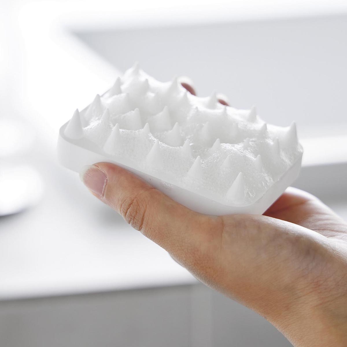 tower ｜ マグネット頭皮マッサージブラシ タワー ハードタイプ